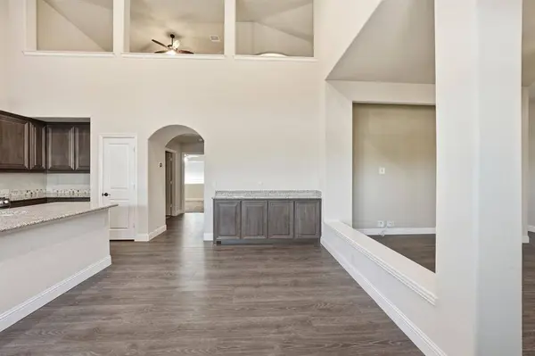 3209 E Rosewood Drive, Glenn Heights, TX 75154