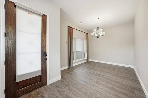 3209 E Rosewood Drive, Glenn Heights, TX 75154