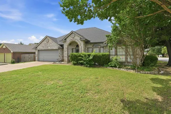 7600 Chapman Drive, North Richland Hills, TX 76182