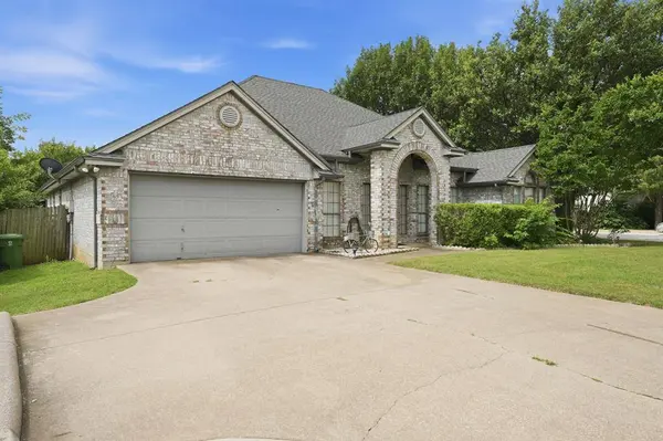 7600 Chapman Drive, North Richland Hills, TX 76182