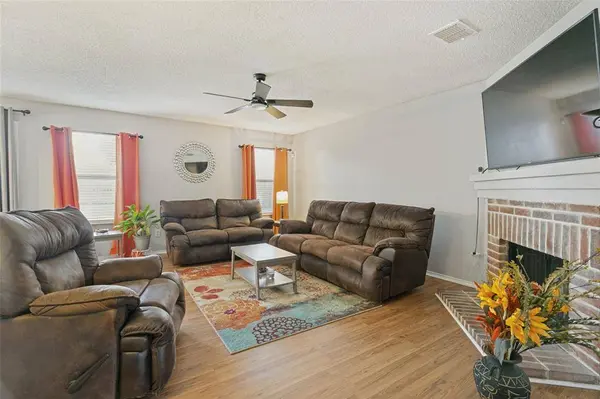 3925 Stonewick Court, Fort Worth, TX 76123
