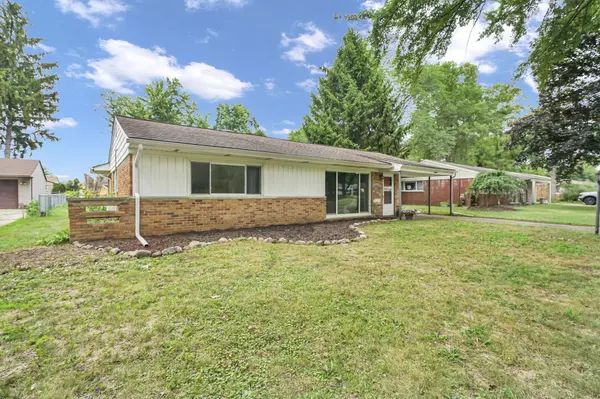 2480 Walce Drive, West Bloomfield, MI 48324