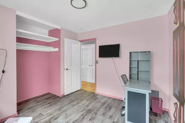 2480 Walce Drive, West Bloomfield, MI 48324