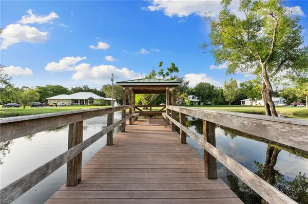 3998 Hidden Acres Cir, North Fort Myers, FL 33903