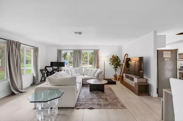 5238 Palm Ridge BLVD, Delray Beach, FL 33484