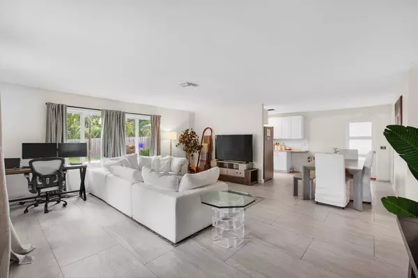 5238 Palm Ridge BLVD, Delray Beach, FL 33484