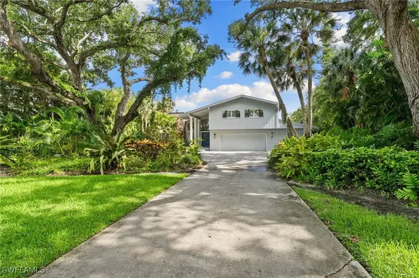 3998 Hidden Acres CIR S, North Fort Myers, FL 33903