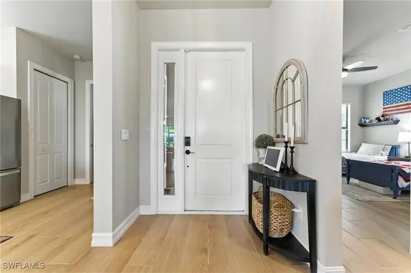 8230 Venetian Pointe DR, Fort Myers, FL 33908