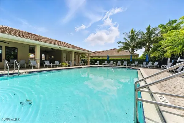 8230 Venetian Pointe DR, Fort Myers, FL 33908