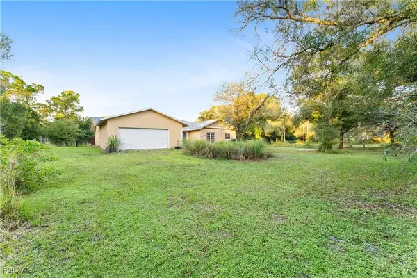 9100 Henderson Grade, North Fort Myers, FL 33917