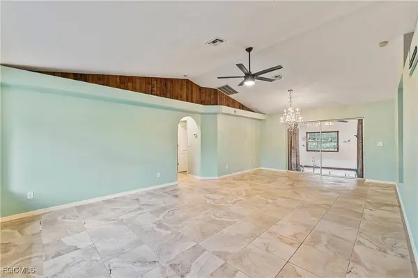 9100 Henderson Grade, North Fort Myers, FL 33917