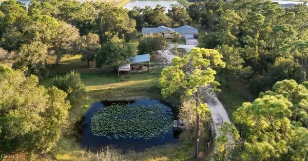 9100 Henderson Grade, North Fort Myers, FL 33917