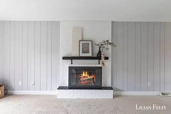 2580 Knightsbridge SE Road, Grand Rapids, MI 49546