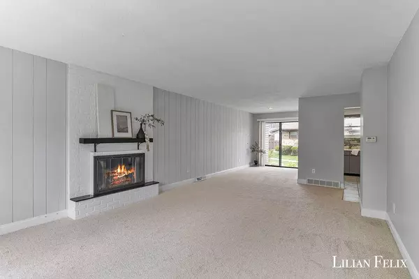 2580 Knightsbridge SE Road, Grand Rapids, MI 49546