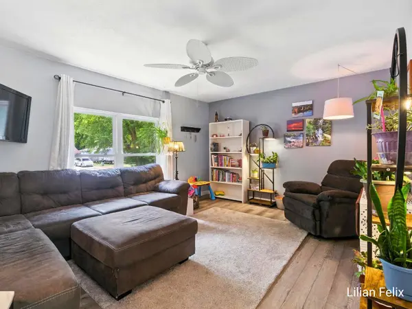 195 Cahill Drive, Rockford, MI 49341