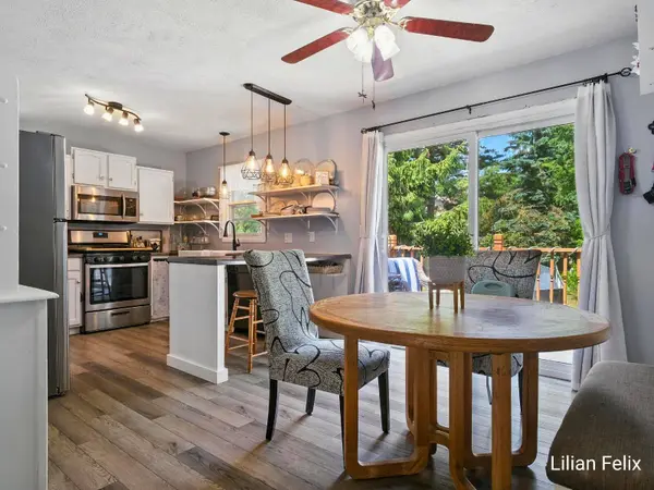 195 Cahill Drive, Rockford, MI 49341