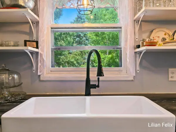 195 Cahill Drive, Rockford, MI 49341