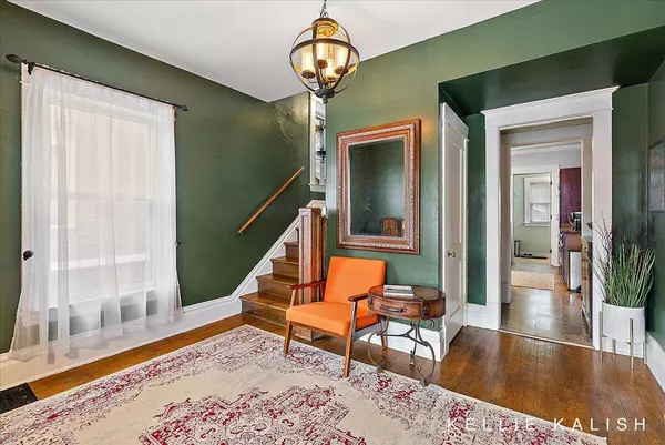 548 Pleasant SE Street, Grand Rapids, MI 49503