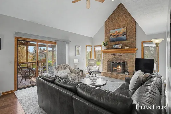 7924 Park Ridge SW Drive, Jenison, MI 49428