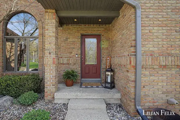 7924 Park Ridge SW Drive, Jenison, MI 49428