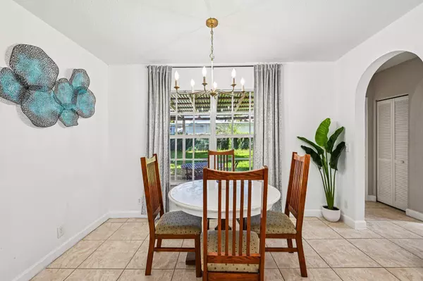 423 Kern ST, West Palm Beach, FL 33405