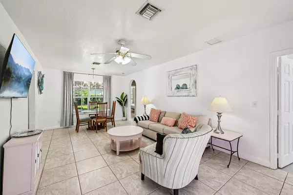 423 Kern ST, West Palm Beach, FL 33405