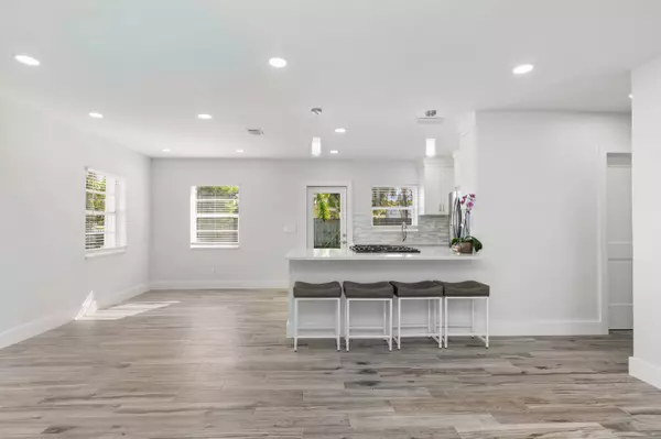 702 S 12th ST, Lantana, FL 33462