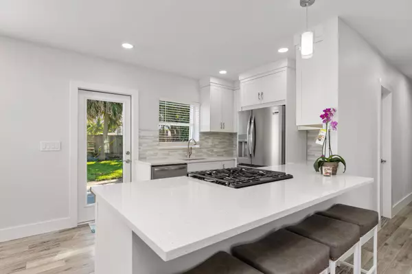 702 S 12th ST, Lantana, FL 33462