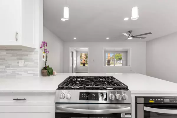 702 S 12th ST, Lantana, FL 33462