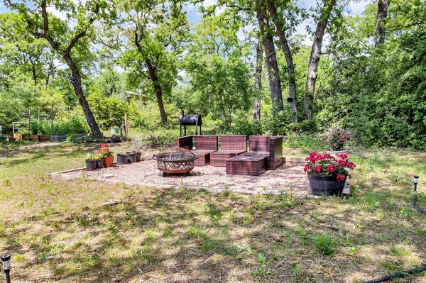 130 Peace Haven LN, Bastrop, TX 78602