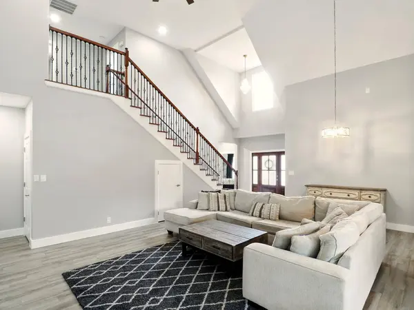 121 Kaeleku LN, Bastrop, TX 78602