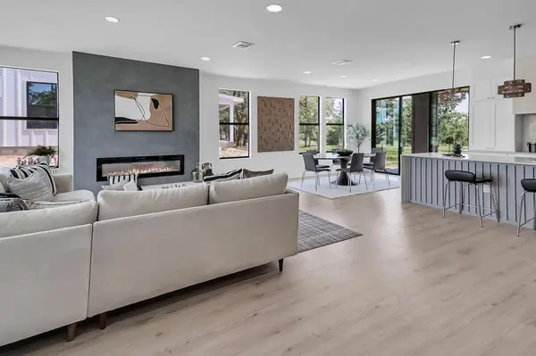 214 Ulupau CIR, Bastrop, TX 78602