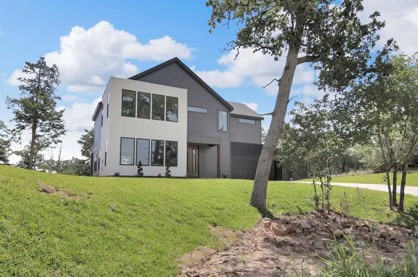 214 Ulupau CIR, Bastrop, TX 78602