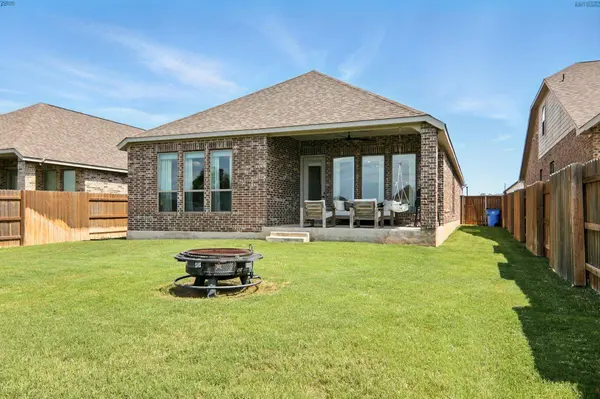 112 Rosemary CT, Bastrop, TX 78602
