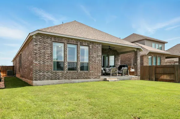 112 Rosemary CT, Bastrop, TX 78602