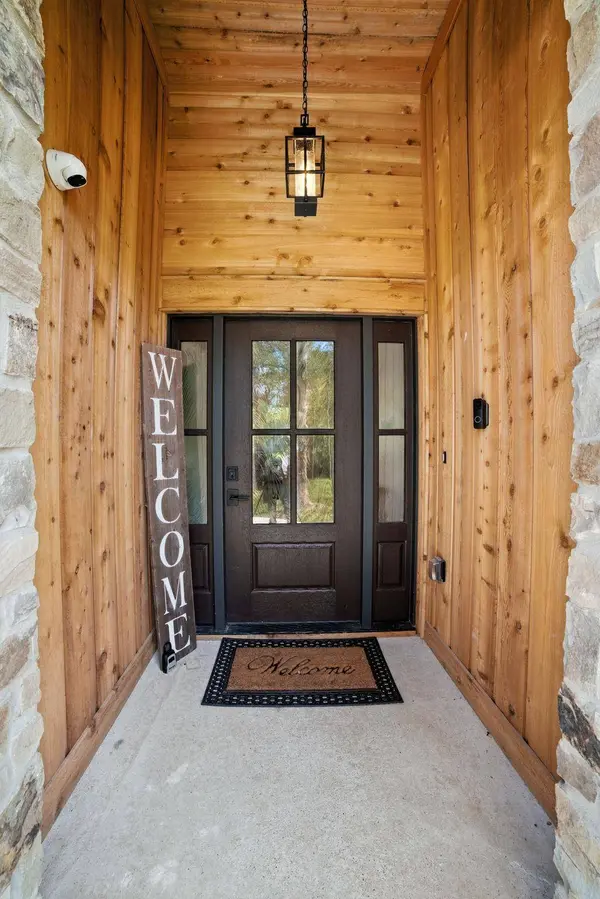 280 Bali Hai LN, Bastrop, TX 78602