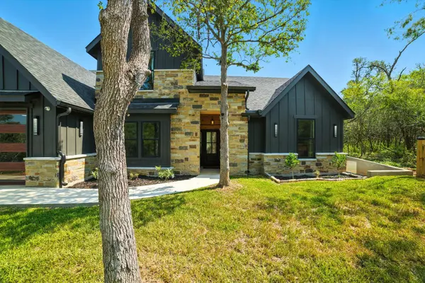 280 Bali Hai LN, Bastrop, TX 78602