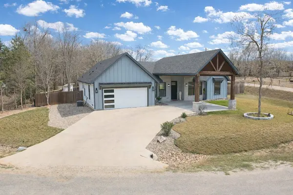 105 Laumaia LN, Bastrop, TX 78602