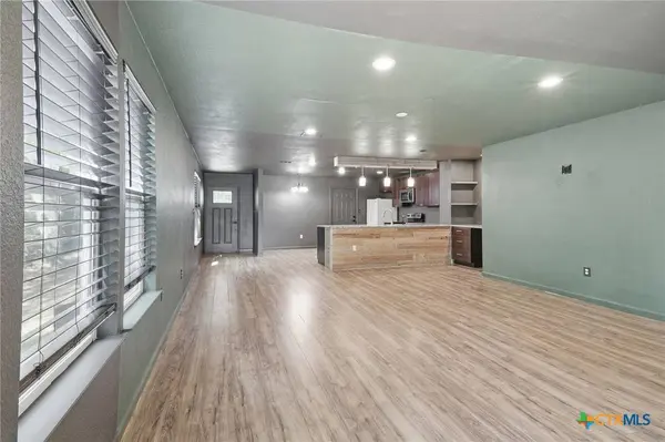 119 N Kanaio DR #B, Bastrop, TX 78602
