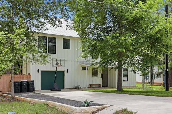 201 Kahana LN, Bastrop, TX 78602