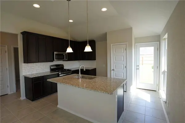 131 Trailstone DR, Bastrop, TX 78602
