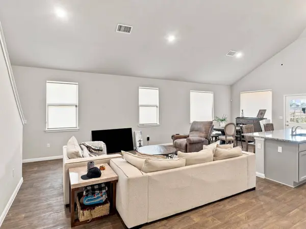 111 Rainmaker CV, Bastrop, TX 78602