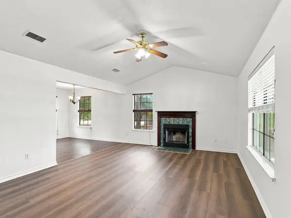 1303 Lovers LN, Bastrop, TX 78602