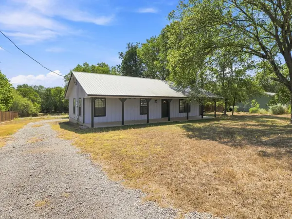 1303 Lovers LN, Bastrop, TX 78602