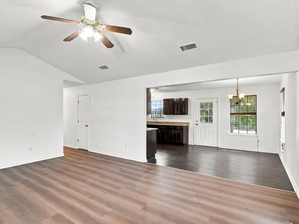 1303 Lovers LN, Bastrop, TX 78602