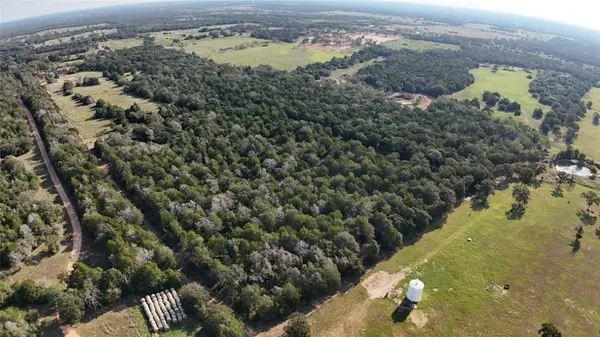 000 Charles Burnes LN, Rosanky, TX 78953
