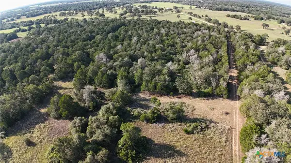 000 Charles Burnes LN, Rosanky, TX 78602
