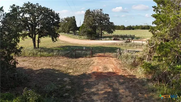 000 Charles Burnes LN, Rosanky, TX 78602