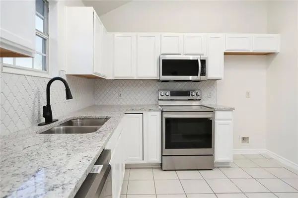 113 Hawea LN, Bastrop, TX 78602