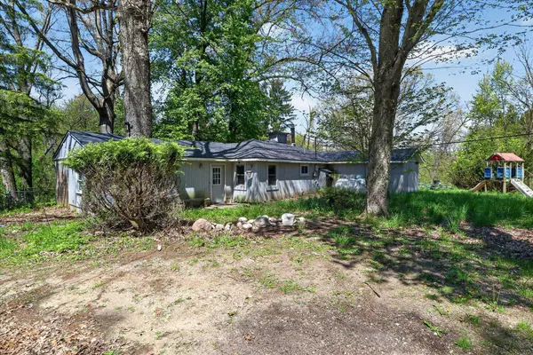 56447 Twin Lakes Road, Cassopolis, MI 49031